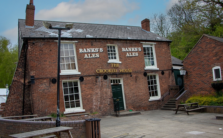 Crooked House owners appeal against order to rebuild wonky pub 