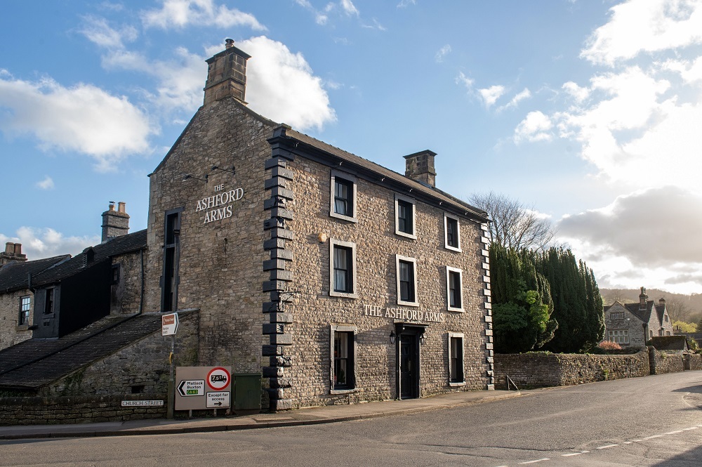 Heineken to invest £39m in refurbishing and reopening closed pubs